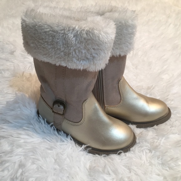 Carter's Other - 🌼2 for $10🌼Carter’s gold faux fur trimmed boots
